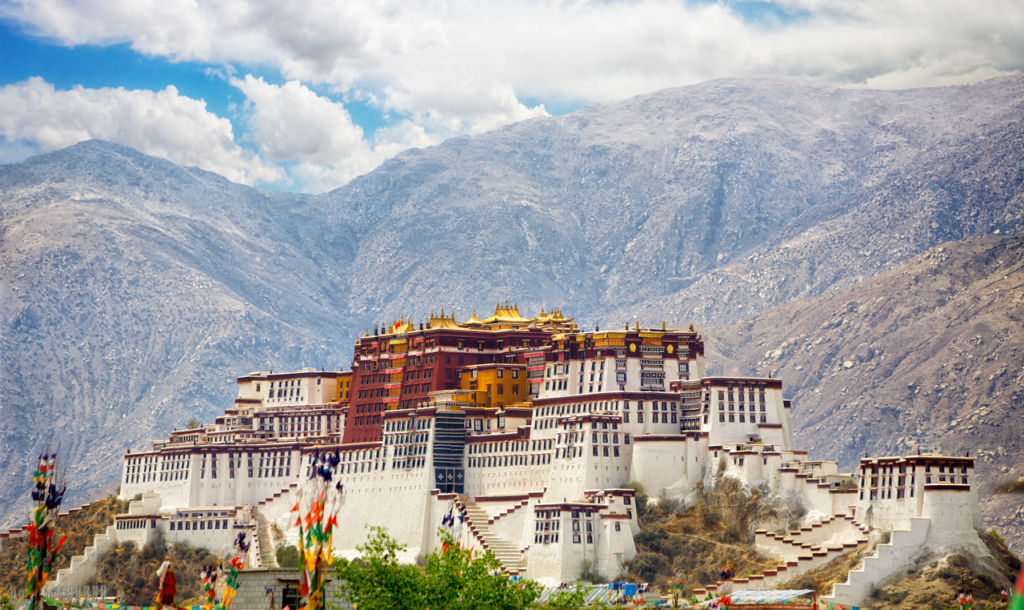 Khung cảnh xinh đẹp của cung điện Potala Tây Tạng