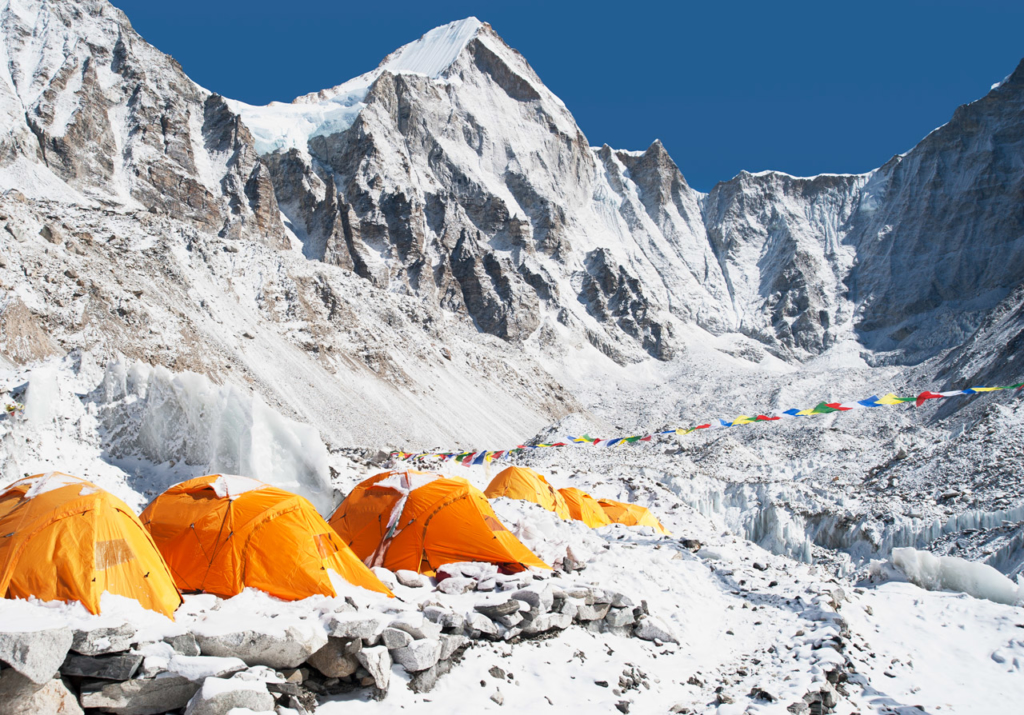 Một số lều trại ở căn cứ Everest phía Nepal