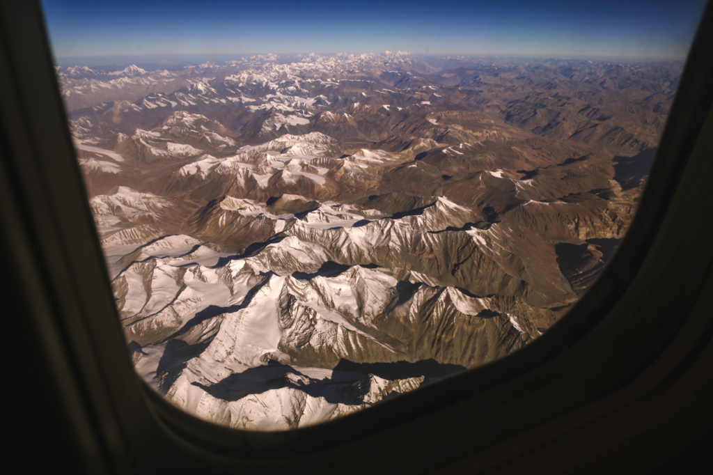 Ngắm nhìn dãy núi Himalaya trên chuyến bay Tây Tạng