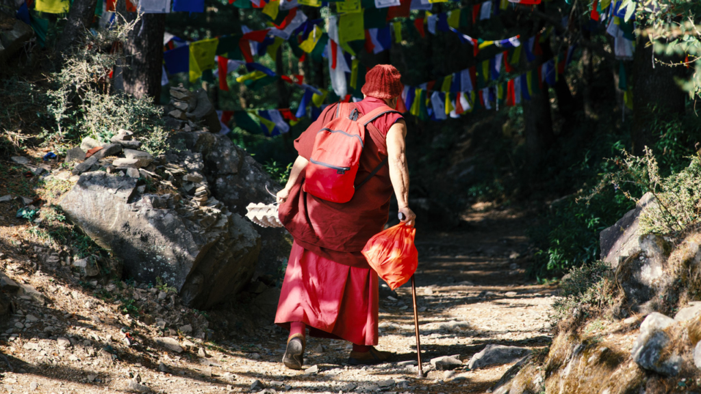 Vị sư thực hành tuyến đường Kora Tây Tạng linh thiêng