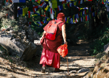 Vị sư thực hành tuyến đường Kora Tây Tạng linh thiêng
