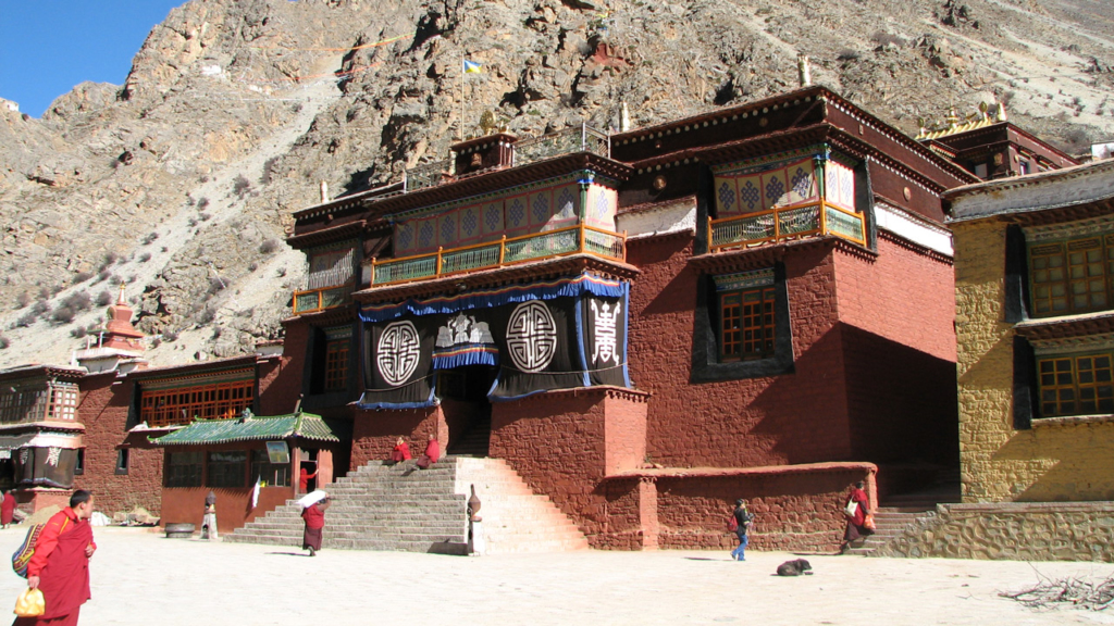 Tu viện Tsurphu Tây Tạng