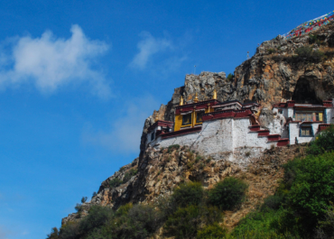 Ẩn viện Drak Yerpa Tây Tạng – Nơi đạt tâm linh của Padmasambhava