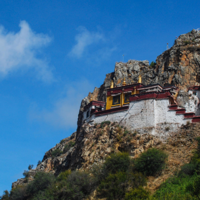 Ẩn viện Drak Yerpa Tây Tạng – Nơi đạt tâm linh của Padmasambhava